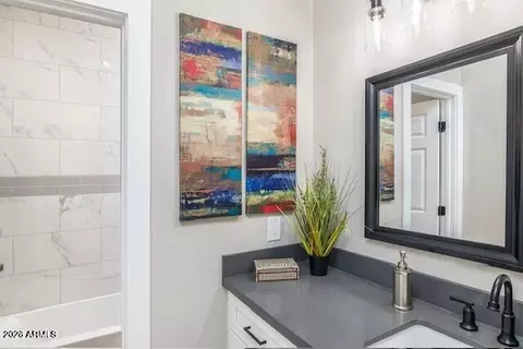 Bath - 3804 E Monterey Way, Phoenix, AZ 85018 photo 3 of 3
