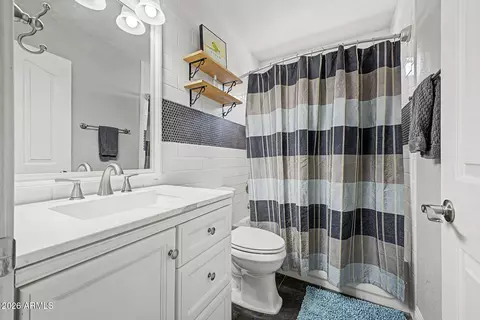 Bath - 1098 S Roca St, Gilbert, AZ 85296 photo 1 of 4