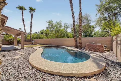 Exterior - 1098 S Roca St, Gilbert, AZ 85296 photo 5 of 6