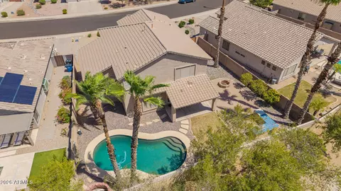 View/Area - 1098 S Roca St, Gilbert, AZ 85296 photo 2 of 9