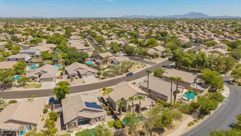 View/Area - 1098 S Roca St, Gilbert, AZ 85296 photo 3 of 9