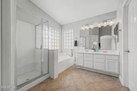 Bath - 1098 S Roca St, Gilbert, AZ 85296 photo 2 of 4