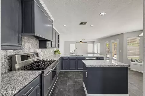 Kitchen - 1098 S Roca St, Gilbert, AZ 85296 photo 2 of 5