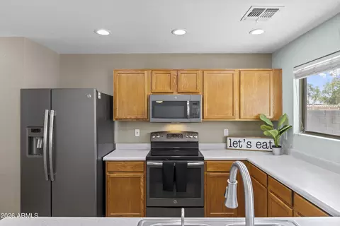 Kitchen - 11437 E Flower Ave, Mesa, AZ 85208 photo 3 of 3