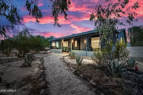 9945 N Penworth Dr, Casa Grande, AZ 85122