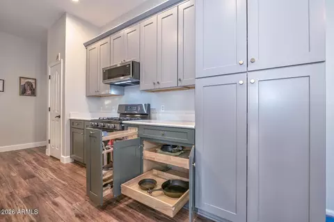 Kitchen - 4236 E Tether Trl, Phoenix, AZ 85050 photo 8 of 8