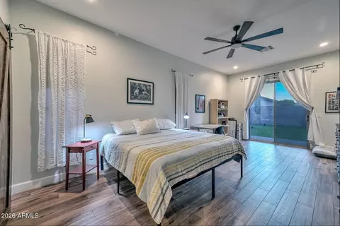 Bedroom - 4236 E Tether Trl, Phoenix, AZ 85050 photo 3 of 5