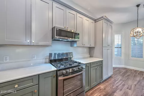 Kitchen - 4236 E Tether Trl, Phoenix, AZ 85050 photo 7 of 8