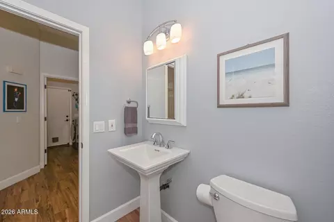 Bath - 4236 E Tether Trl, Phoenix, AZ 85050 photo 2 of 5