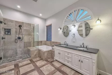 Bath - 4236 E Tether Trl, Phoenix, AZ 85050 photo 3 of 5
