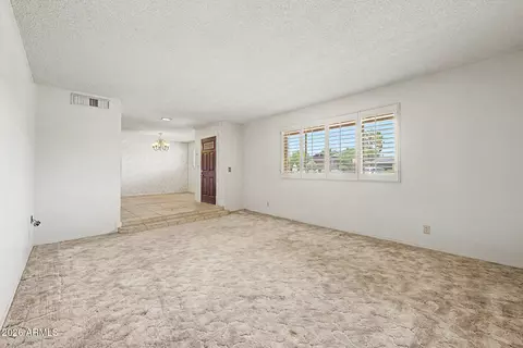 Living - 2302 E Lincoln Cir, Phoenix, AZ 85016 photo 2 of 6