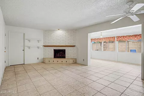 Living - 2302 E Lincoln Cir, Phoenix, AZ 85016 photo 4 of 6