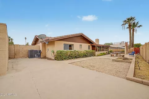 Exterior - 2302 E Lincoln Cir, Phoenix, AZ 85016 photo 7 of 8