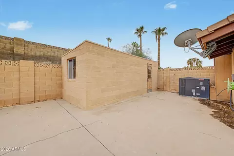 Exterior - 2302 E Lincoln Cir, Phoenix, AZ 85016 photo 8 of 8