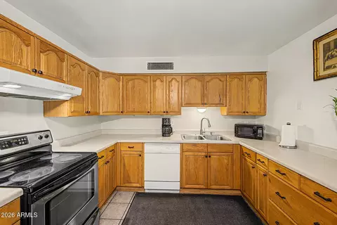 Kitchen - 6402 E Princess Dr, Mesa, AZ 85205 photo 2 of 4