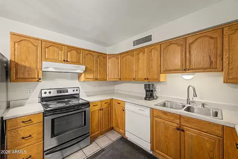 Kitchen - 6402 E Princess Dr, Mesa, AZ 85205 photo 3 of 4