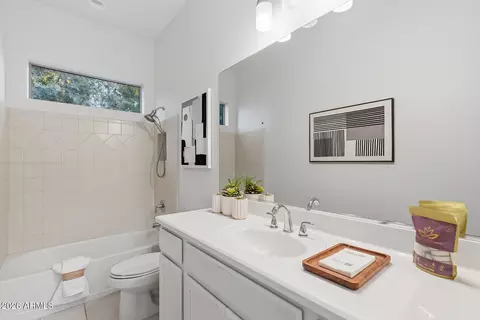 Bath - 3986 E Beechnut Pl, Chandler, AZ 85249 photo 8 of 9