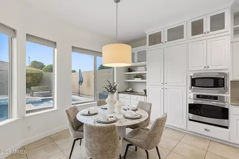 Kitchen - 3986 E Beechnut Pl, Chandler, AZ 85249 photo 6 of 9