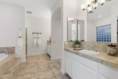 Bath - 3986 E Beechnut Pl, Chandler, AZ 85249 photo 7 of 9