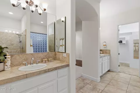 Bath - 3986 E Beechnut Pl, Chandler, AZ 85249 photo 3 of 9