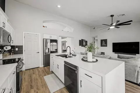 Kitchen - 4238 E San Remo Ave, Gilbert, AZ 85234 photo 3 of 4