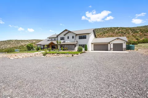Exterior - 1019 S Juniper St, Eagar, AZ 85925 photo 4 of 16