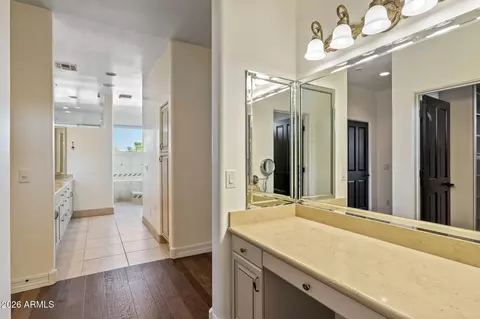 Bath - 1435 E Rancho Dr, Phoenix, AZ 85014 photo 6 of 10