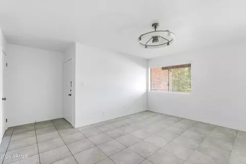 Living - 5525 E Thomas Rd UNIT G7, Phoenix, AZ 85018 photo 1 of 2