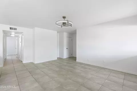 Living - 5525 E Thomas Rd UNIT G7, Phoenix, AZ 85018 photo 2 of 2