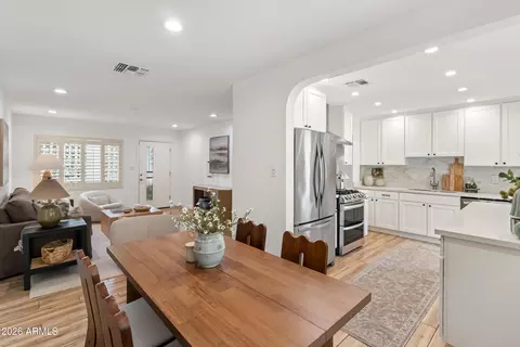 Dining - 2534 E Meadowbrook Ave, Phoenix, AZ 85016 photo 3 of 3