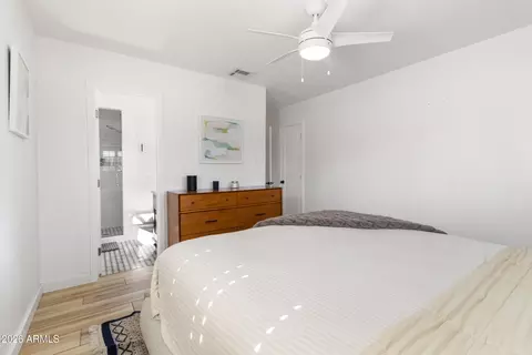 Bedroom - 2534 E Meadowbrook Ave, Phoenix, AZ 85016 photo 2 of 4