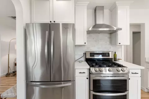 Kitchen - 2534 E Meadowbrook Ave, Phoenix, AZ 85016 photo 6 of 6