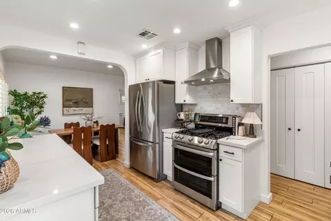 Kitchen - 2534 E Meadowbrook Ave, Phoenix, AZ 85016 photo 1 of 4