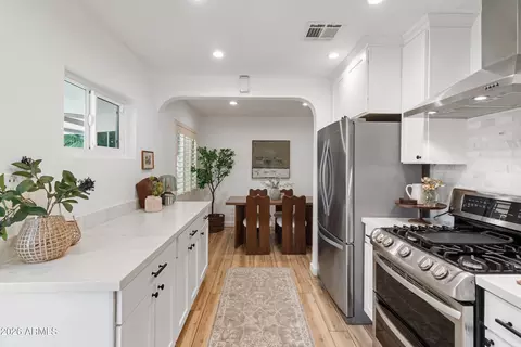Entry Way - 2534 E Meadowbrook Ave, Phoenix, AZ 85016 photo 1 of 1