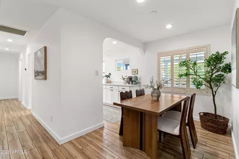 Dining - 2534 E Meadowbrook Ave, Phoenix, AZ 85016 photo 1 of 3