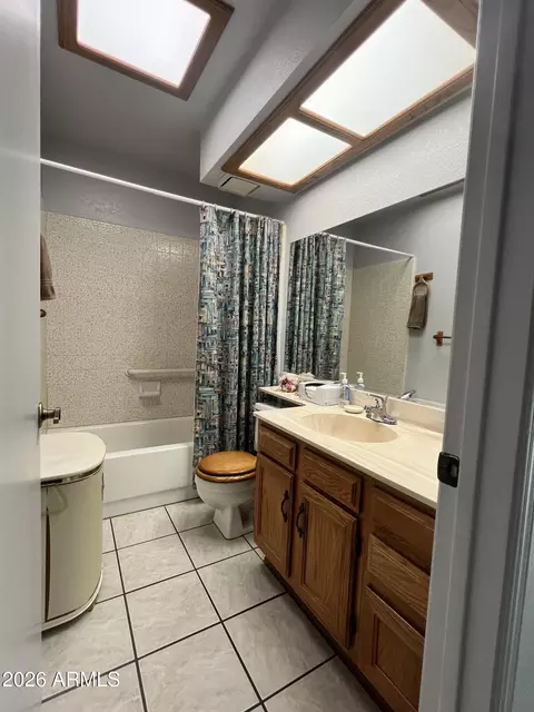 Bath - 3081 E Cannon Dr, Phoenix, AZ 85028 photo 1 of 2