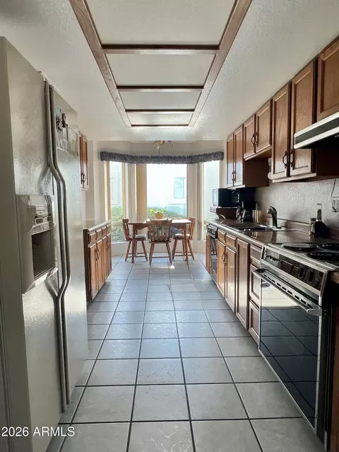 Kitchen - 3081 E Cannon Dr, Phoenix, AZ 85028 photo 1 of 1
