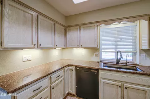 Kitchen - 8250 E Naranja Ave, Mesa, AZ 85209 photo 4 of 6