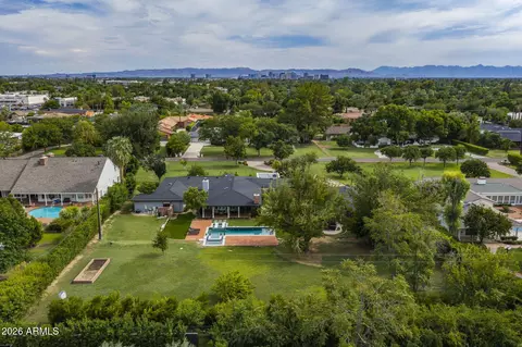 View/Area - 334 E Glenn Dr, Phoenix, AZ 85020 photo 2 of 8