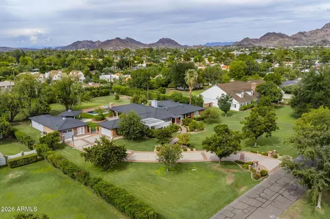 View/Area - 334 E Glenn Dr, Phoenix, AZ 85020 photo 4 of 8