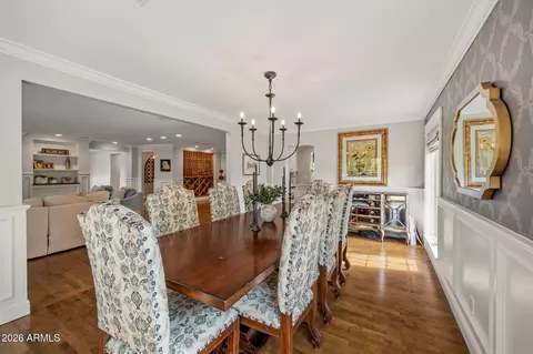 Dining - 334 E Glenn Dr, Phoenix, AZ 85020 photo 1 of 2