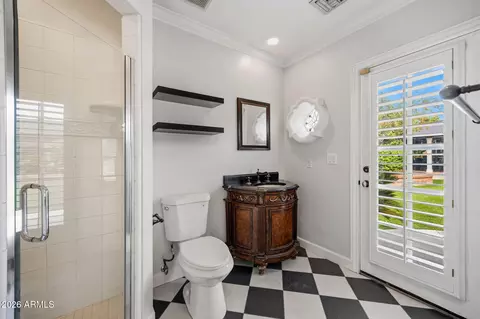 Bath - 334 E Glenn Dr, Phoenix, AZ 85020 photo 10 of 10