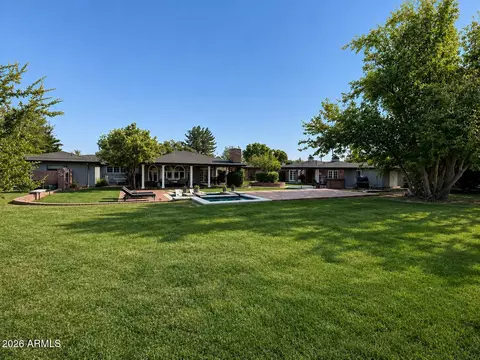 Exterior - 334 E Glenn Dr, Phoenix, AZ 85020 photo 12 of 30