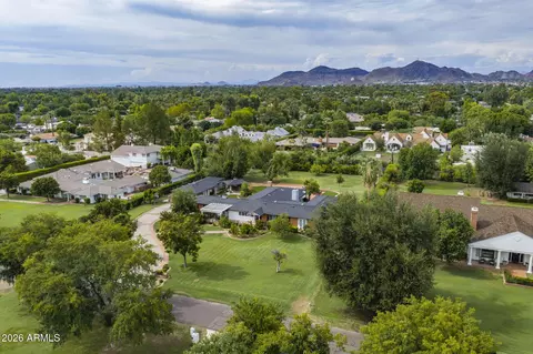 View/Area - 334 E Glenn Dr, Phoenix, AZ 85020 photo 6 of 8