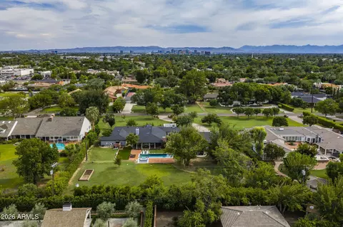 View/Area - 334 E Glenn Dr, Phoenix, AZ 85020 photo 3 of 8