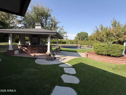 Exterior - 334 E Glenn Dr, Phoenix, AZ 85020 photo 10 of 30