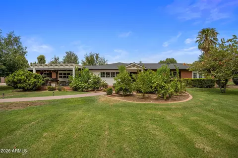 Exterior - 334 E Glenn Dr, Phoenix, AZ 85020 photo 5 of 30