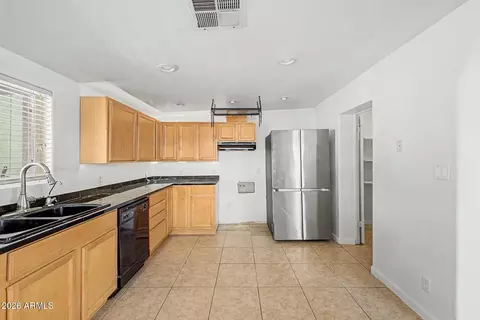 Kitchen - 1106 E Palm Ln, Phoenix, AZ 85006 photo 1 of 3