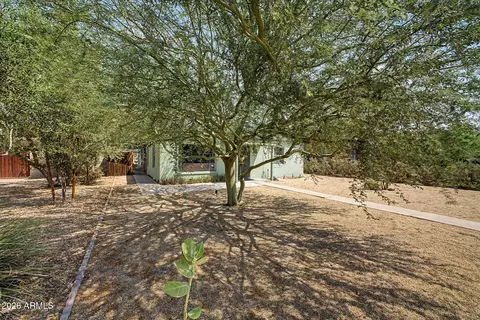 Exterior - 1106 E Palm Ln, Phoenix, AZ 85006 photo 9 of 10
