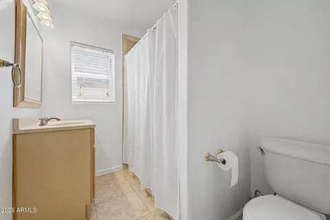 Bath - 1106 E Palm Ln, Phoenix, AZ 85006 photo 3 of 5